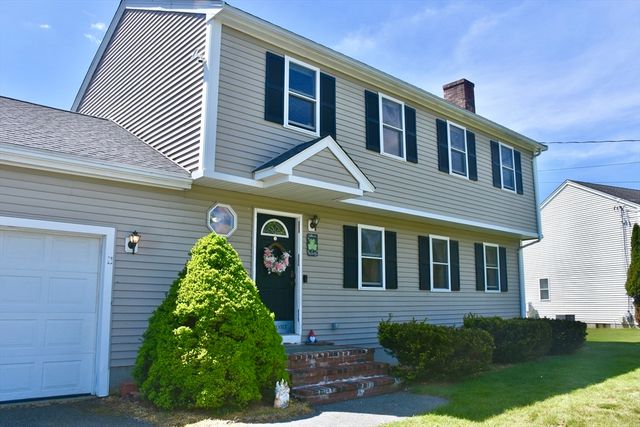 19 Marcia Bliss Way, Taunton, MA 02780