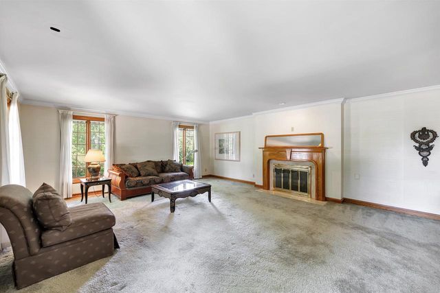 675 SUNSET CIRCLE, Green Bay, WI 54301
