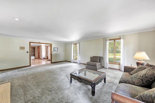 675 SUNSET CIRCLE, Green Bay, WI 54301