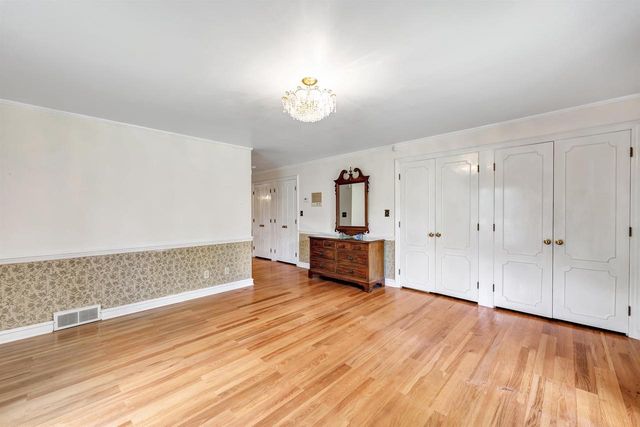 675 SUNSET CIRCLE, Green Bay, WI 54301