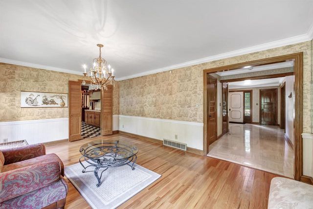 675 SUNSET CIRCLE, Green Bay, WI 54301