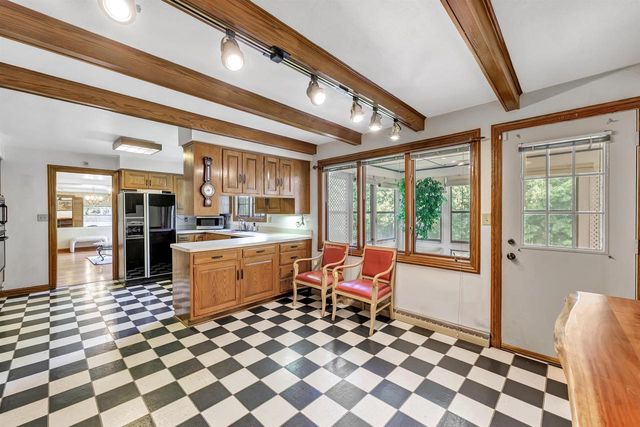 675 SUNSET CIRCLE, Green Bay, WI 54301