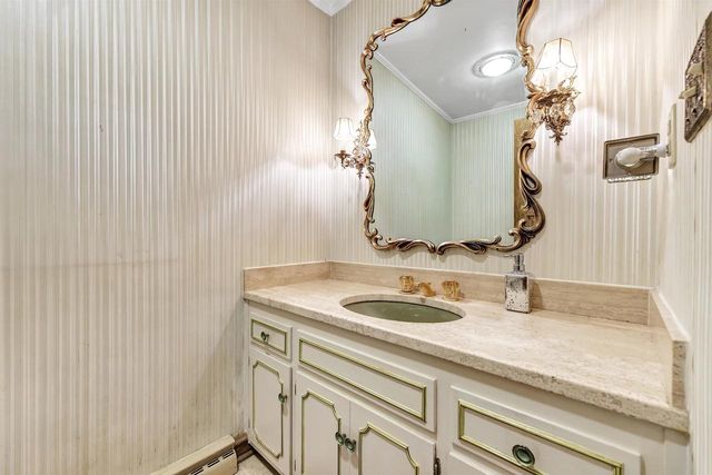 675 SUNSET CIRCLE, Green Bay, WI 54301