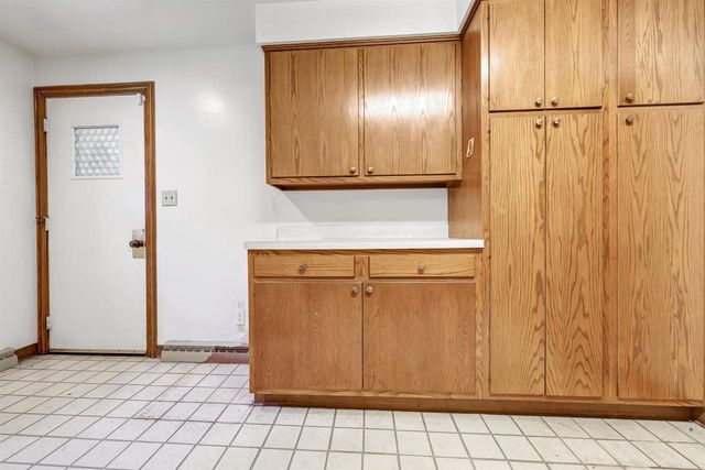 675 SUNSET CIRCLE, Green Bay, WI 54301