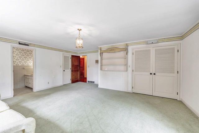 675 SUNSET CIRCLE, Green Bay, WI 54301