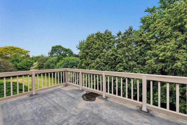 675 SUNSET CIRCLE, Green Bay, WI 54301