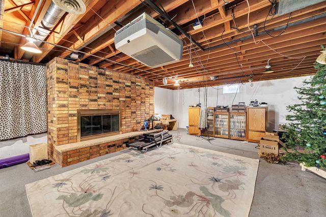 675 SUNSET CIRCLE, Green Bay, WI 54301