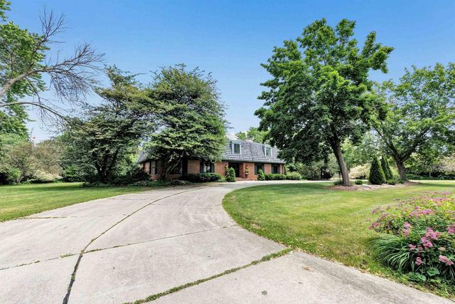 675 SUNSET CIRCLE, Green Bay, WI 54301