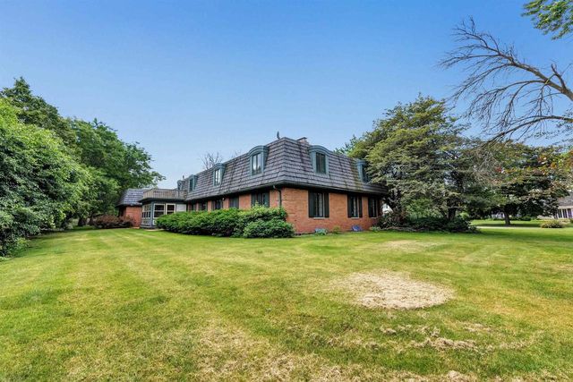 675 SUNSET CIRCLE, Green Bay, WI 54301