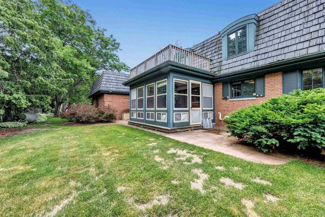 675 SUNSET CIRCLE, Green Bay, WI 54301