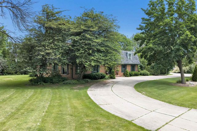 675 SUNSET CIRCLE, Green Bay, WI 54301