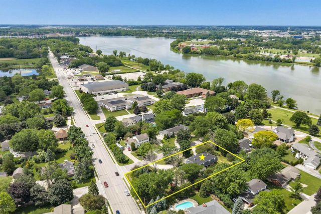 675 SUNSET CIRCLE, Green Bay, WI 54301