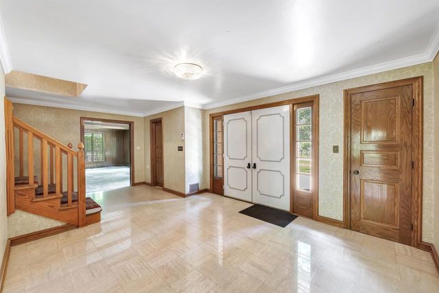 675 SUNSET CIRCLE, Green Bay, WI 54301