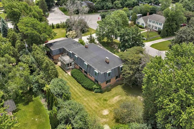 675 SUNSET CIRCLE, Green Bay, WI 54301