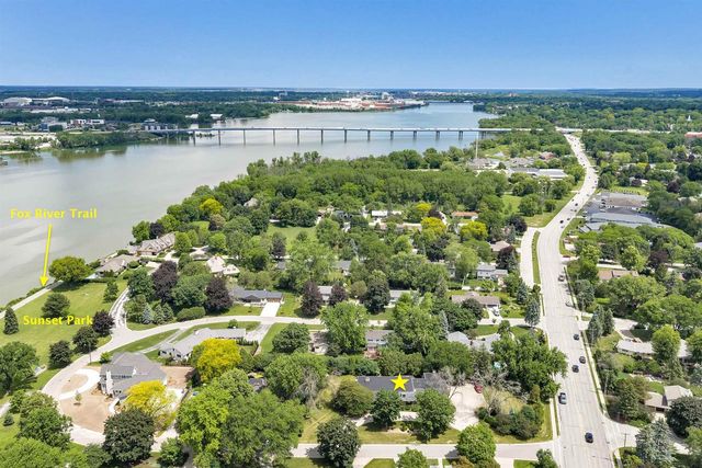 675 SUNSET CIRCLE, Green Bay, WI 54301