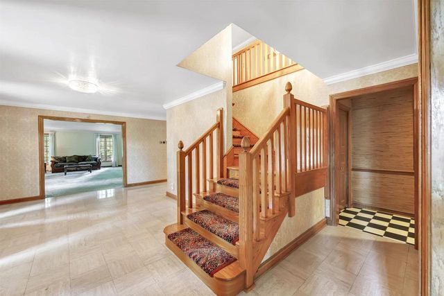 675 SUNSET CIRCLE, Green Bay, WI 54301