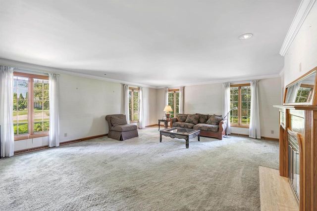 675 SUNSET CIRCLE, Green Bay, WI 54301
