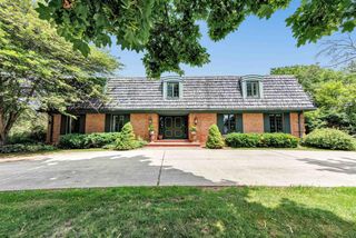 675 SUNSET CIRCLE, Green Bay, WI 54301