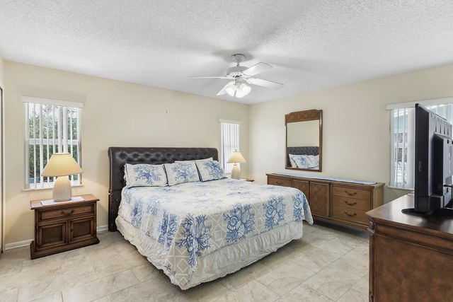 6940 SE Lillian Court, Stuart, FL 34997