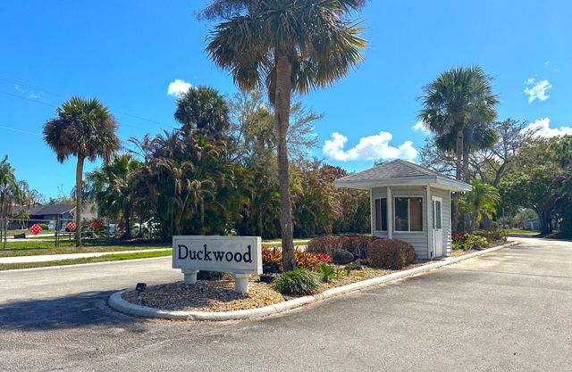 6940 SE Lillian Court, Stuart, FL 34997