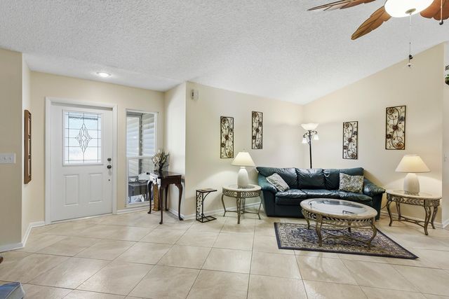 6940 SE Lillian Court, Stuart, FL 34997