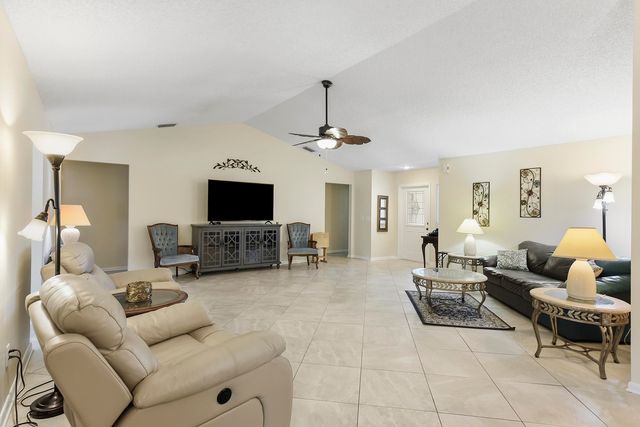 6940 SE Lillian Court, Stuart, FL 34997