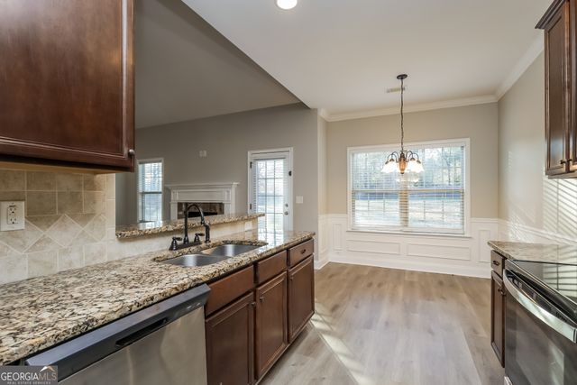 933 Besse Way, Locust Grove, GA 30248