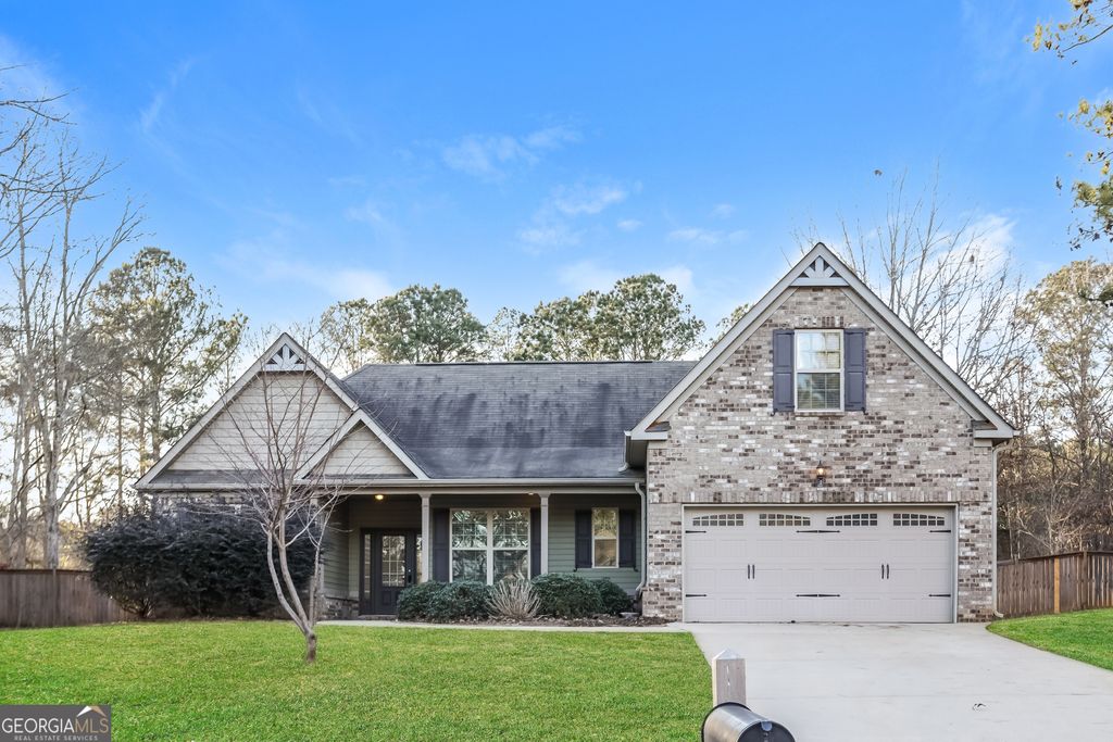 933 Besse Way, Locust Grove, GA 30248