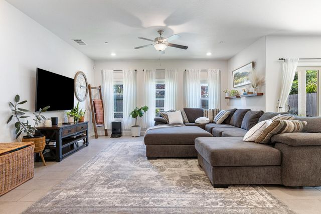 4112 Alamos Avenue, Clovis, CA 93619