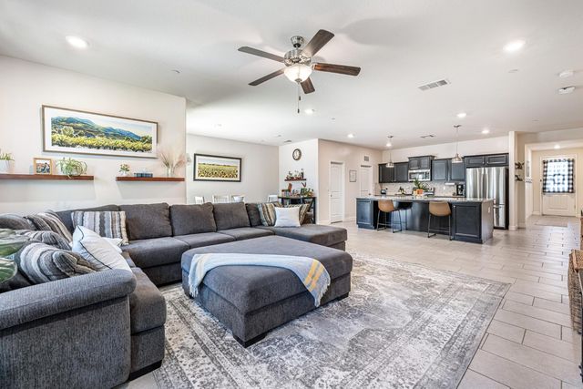 4112 Alamos Avenue, Clovis, CA 93619