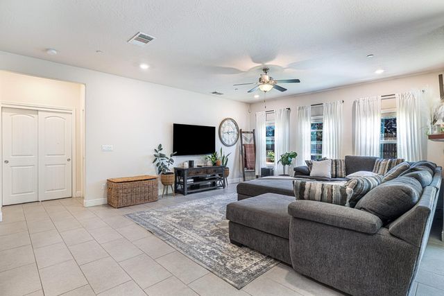 4112 Alamos Avenue, Clovis, CA 93619
