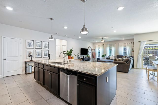 4112 Alamos Avenue, Clovis, CA 93619