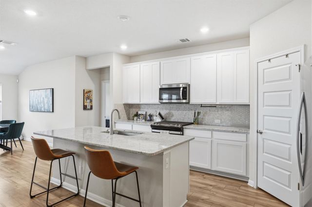 162 El Capitan LOOP, Dripping Springs, TX 78620