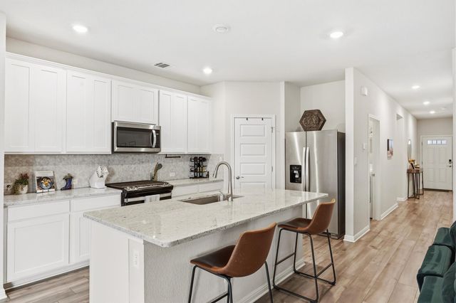 162 El Capitan LOOP, Dripping Springs, TX 78620