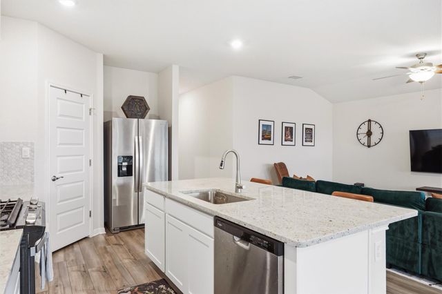 162 El Capitan LOOP, Dripping Springs, TX 78620