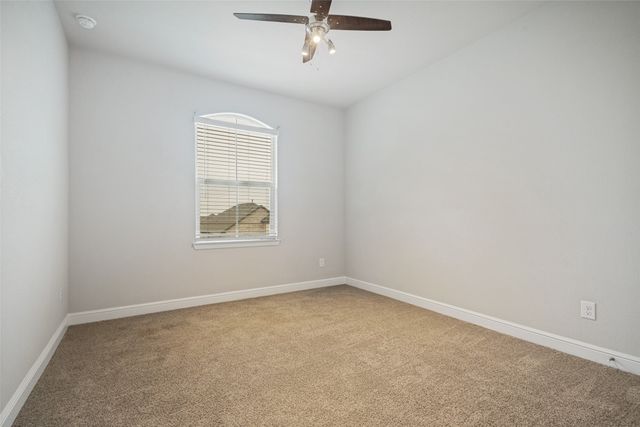 5225 Mountain View Drive, Krum, TX 76249
