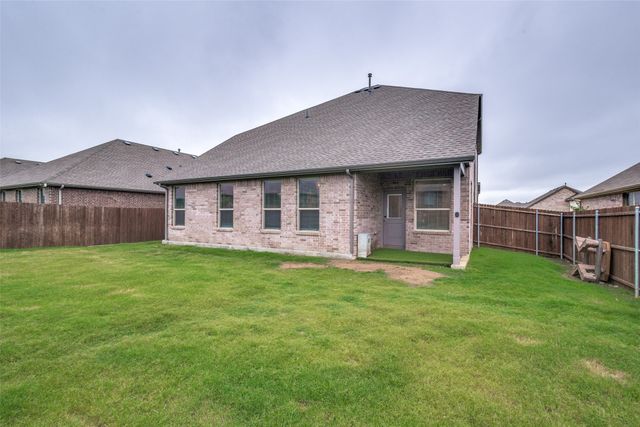 5225 Mountain View Drive, Krum, TX 76249