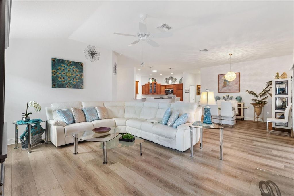 Image 18 of property listing at 3322 BOARDROOM TRAIL, The Villages, FL 32163