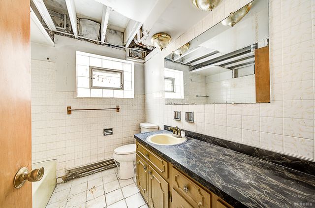 310 Yates Avenue, Calumet City, IL 60409