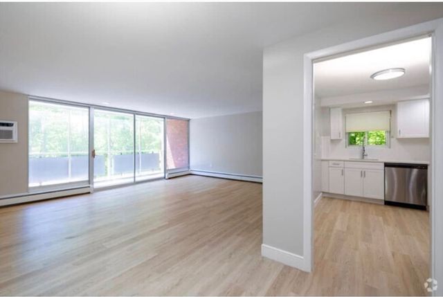 1 Stonehill 5E, Stoneham, MA 02180