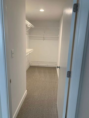 1 Stonehill 5E, Stoneham, MA 02180