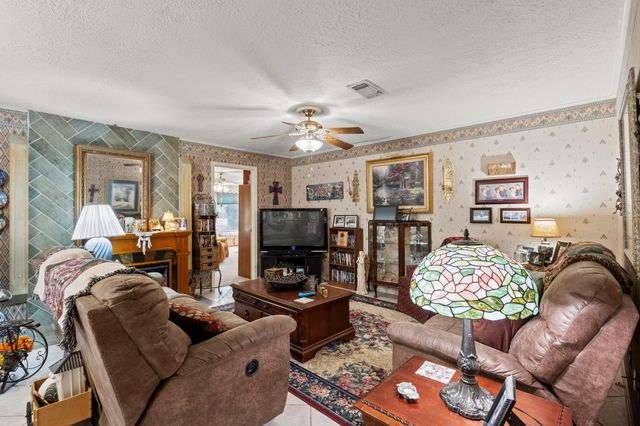 587 Private Road 5200, Woodville, TX 75979