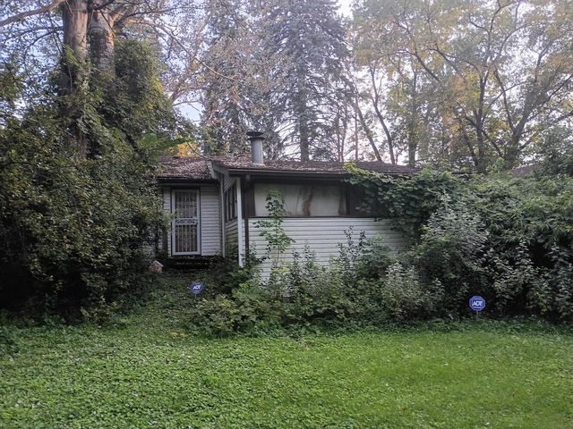 22W254 Irving Park Road, Roselle, IL 60172