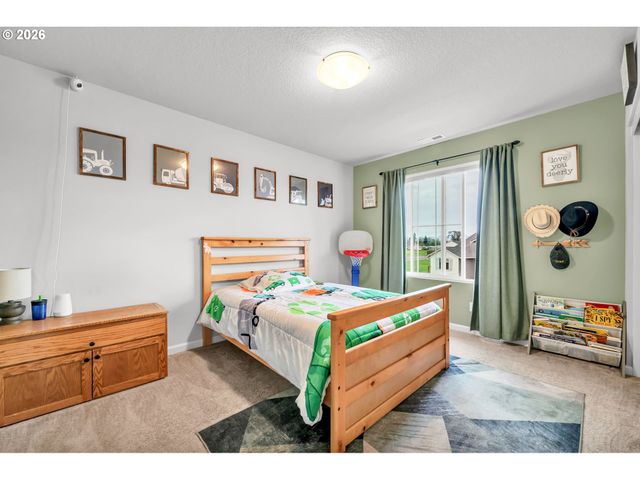 1433 DARLINGTON Dr, Junction City, OR 97448