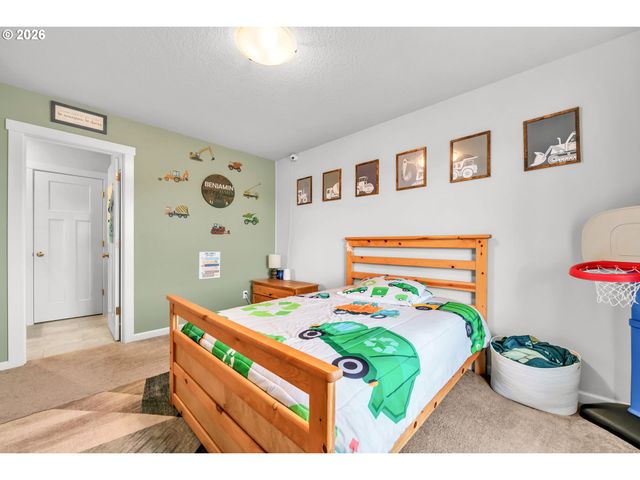 1433 DARLINGTON Dr, Junction City, OR 97448