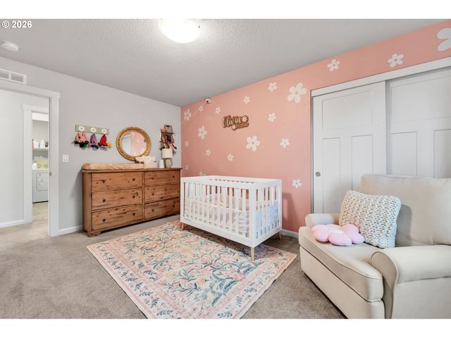 1433 DARLINGTON Dr, Junction City, OR 97448