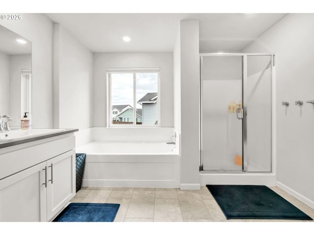 1433 DARLINGTON Dr, Junction City, OR 97448