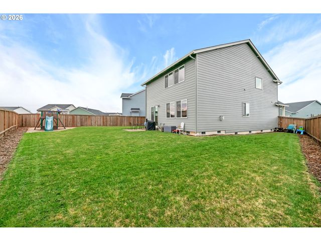 1433 DARLINGTON Dr, Junction City, OR 97448