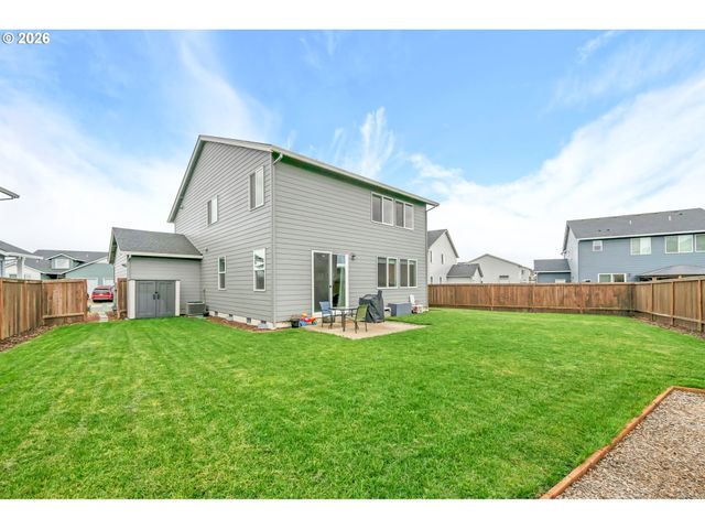 1433 DARLINGTON Dr, Junction City, OR 97448