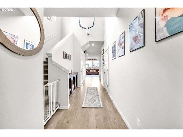 1433 DARLINGTON Dr, Junction City, OR 97448